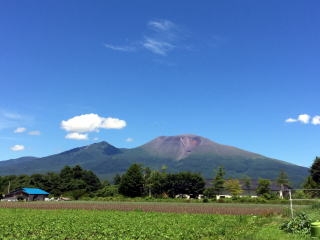 春の浅間山